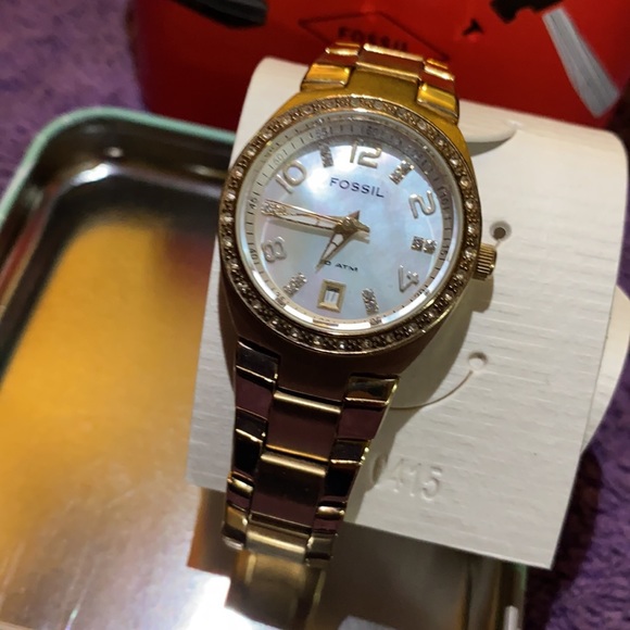 Accessories - Women’s fossil watch